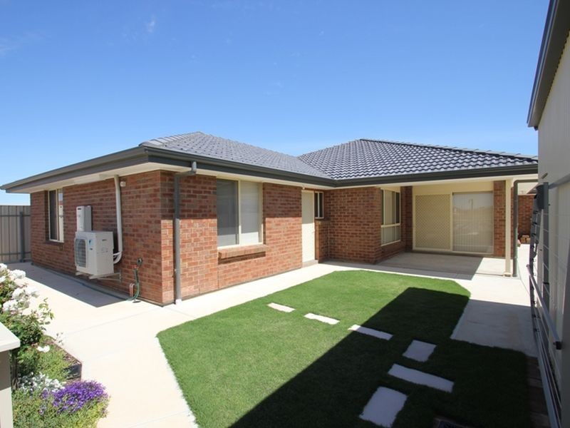 30 Gill Street, Moonta Bay SA 5558