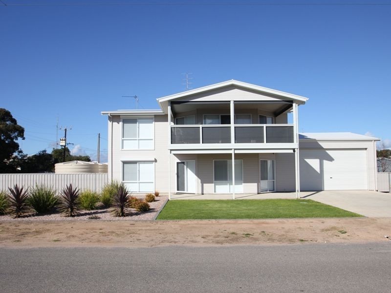 14 Stuckey Street, Moonta Bay SA 5558