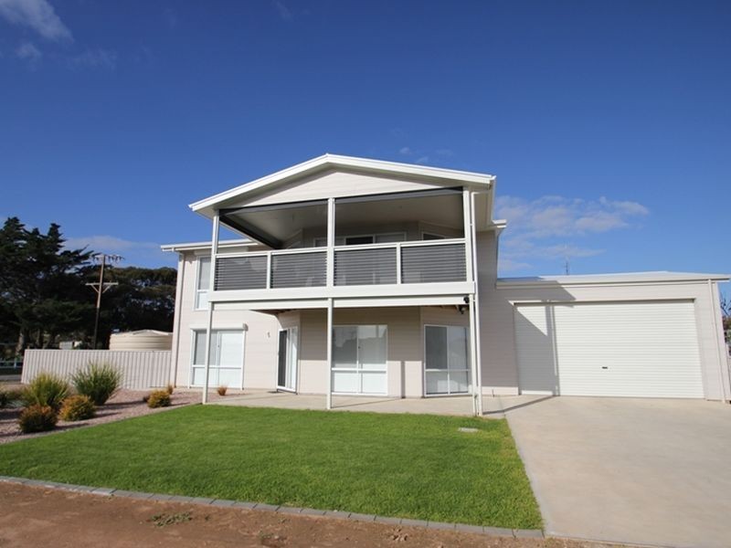 14 Stuckey Street, Moonta Bay SA 5558