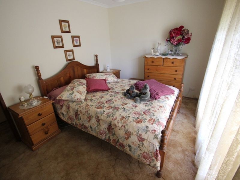 11 Stuckey Street, Moonta Bay SA 5558