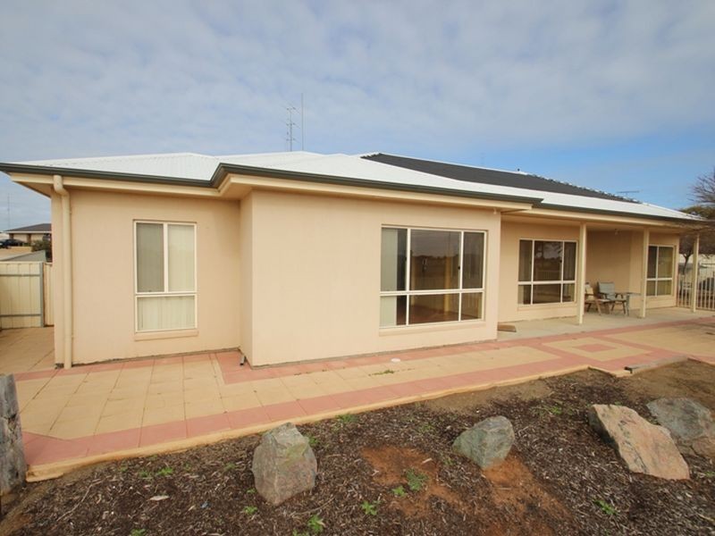 15 Harbison Street, Moonta Bay SA 5558