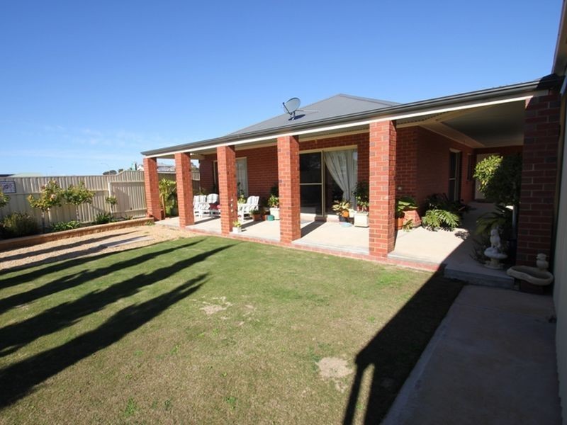 25 Harrys Point Road, Port Hughes SA 5558