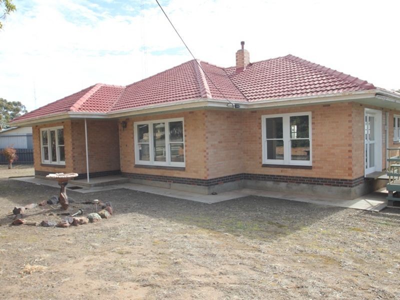 32 Bay Road, Moonta Bay SA 5558