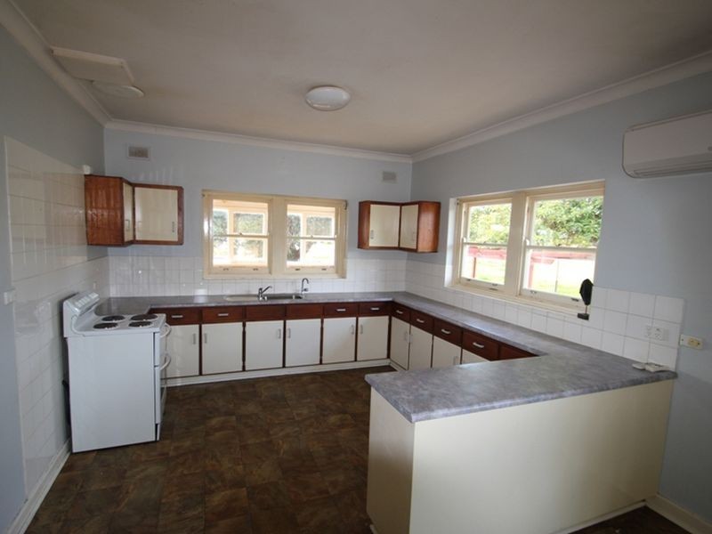 32 Bay Road, Moonta Bay SA 5558