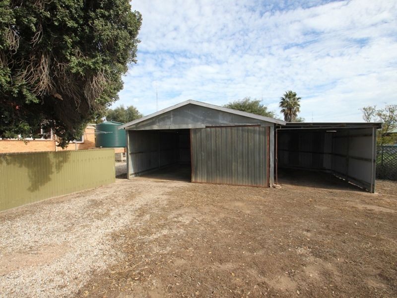 32 Bay Road, Moonta Bay SA 5558
