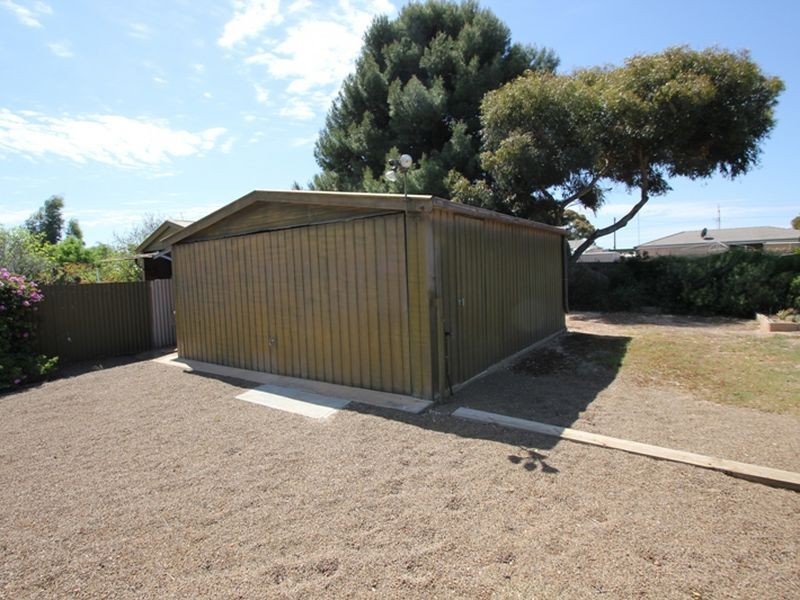 8 First Street, North Moonta SA 5558