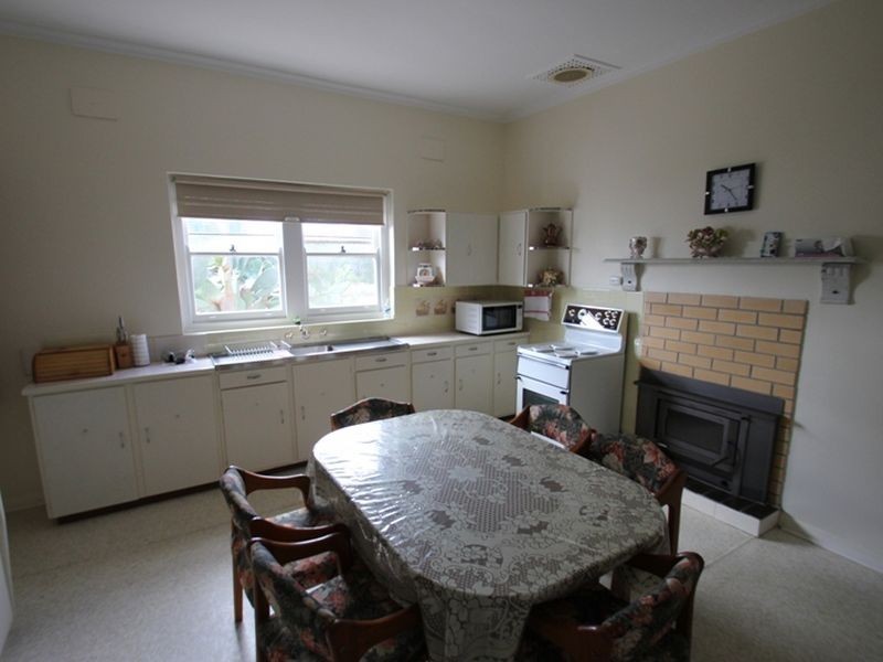 22 Hughes Avenue, Moonta Bay SA 5558