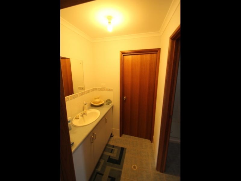 2 Haylock Road, North Moonta SA 5558