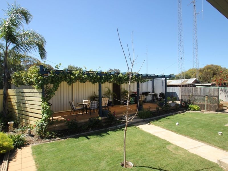 2 Haylock Road, North Moonta SA 5558