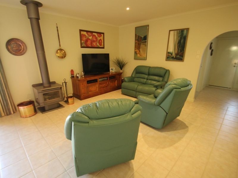 28 Moontana Avenue, Moonta Bay SA 5558