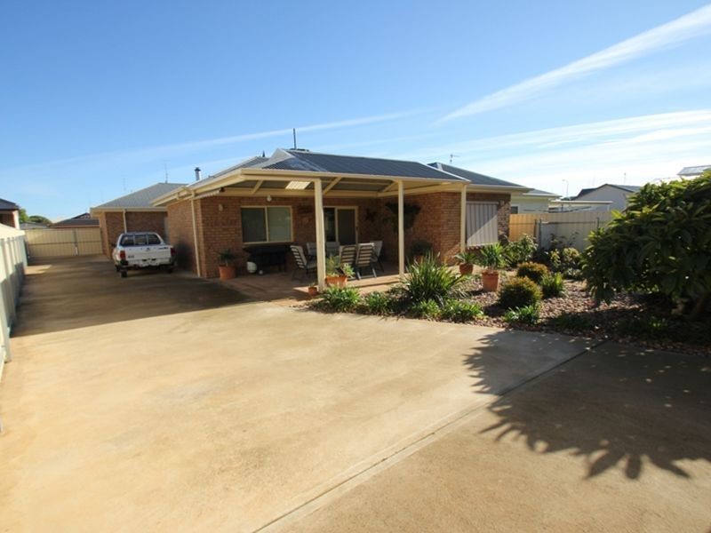 28 Moontana Avenue, Moonta Bay SA 5558
