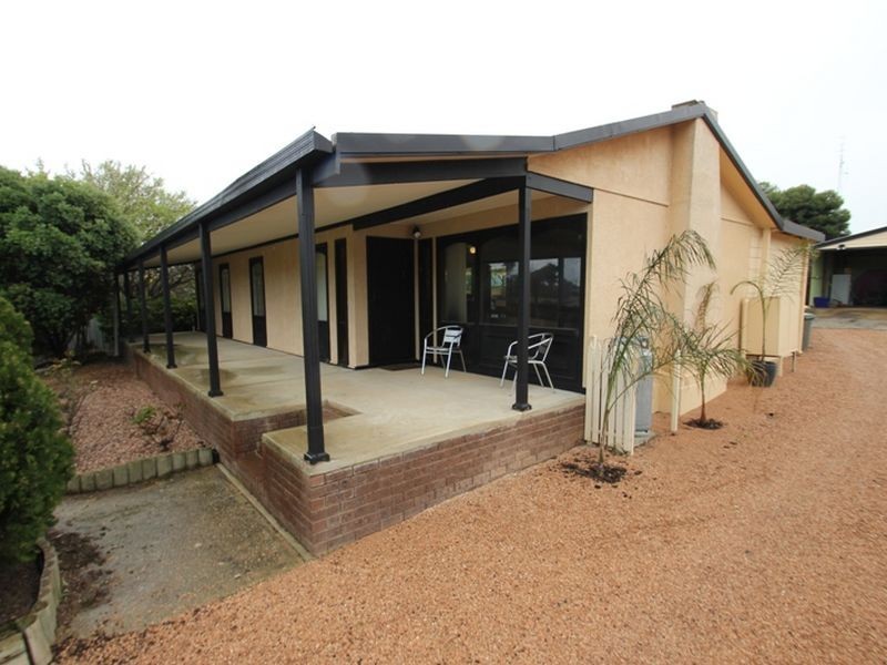 4 Martin Street, Moonta Bay SA 5558