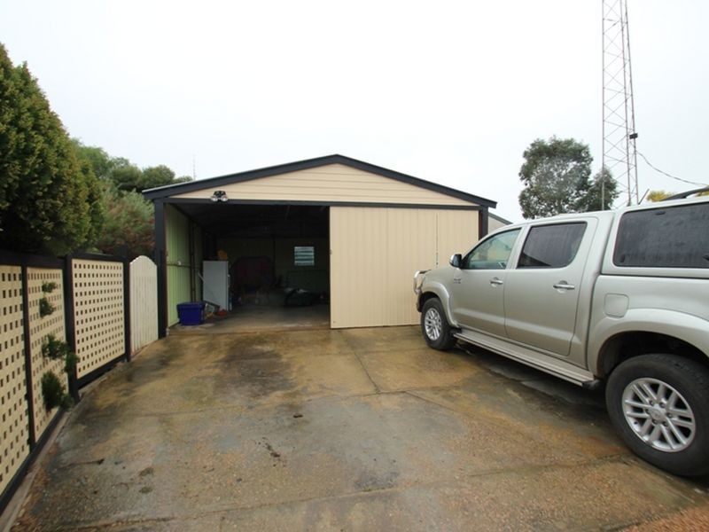4 Martin Street, Moonta Bay SA 5558
