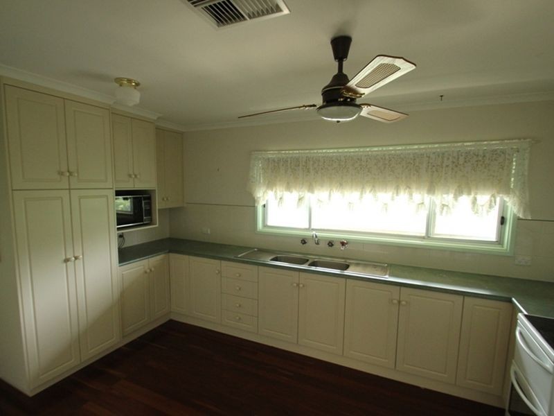 18 Lucy Street, Moonta Bay SA 5558