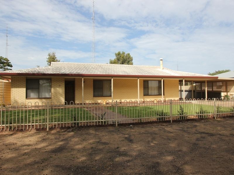 11 Bay Road, Moonta Bay SA 5558