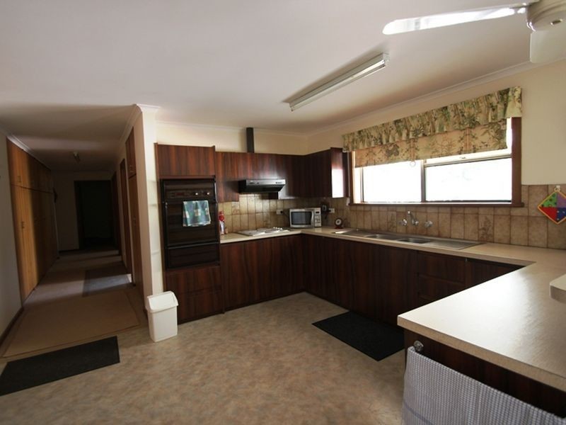 11 Bay Road, Moonta Bay SA 5558