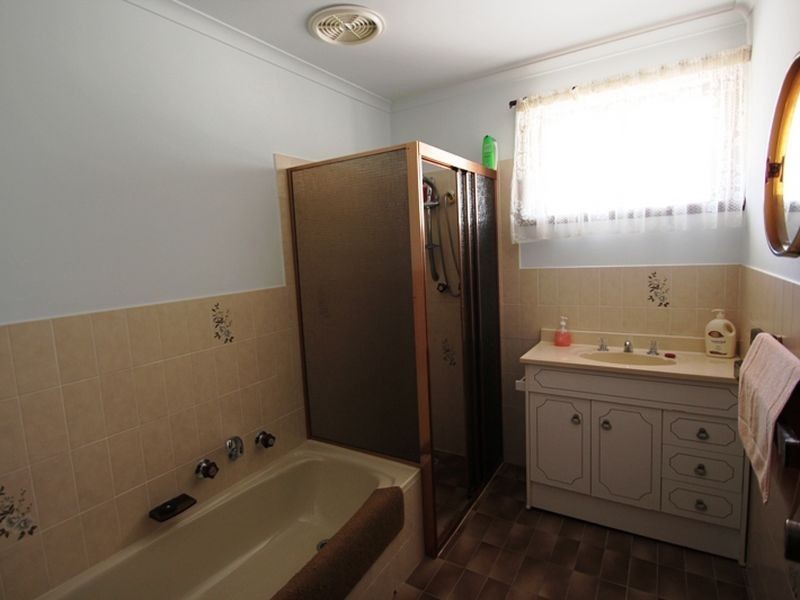 11 Bay Road, Moonta Bay SA 5558