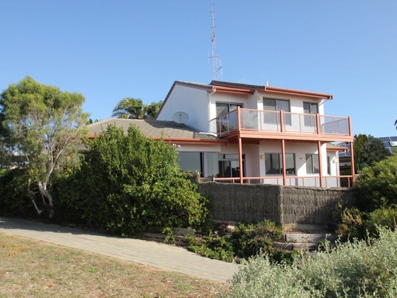 14 Kemp Place, Moonta Bay SA 5558