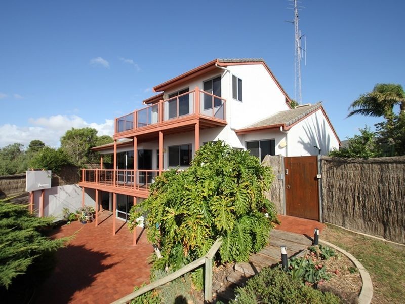 14 Kemp Place, Moonta Bay SA 5558