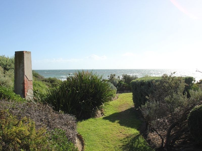 14 Kemp Place, Moonta Bay SA 5558