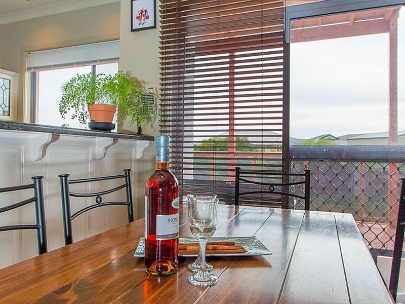 14 Kemp Place, Moonta Bay SA 5558