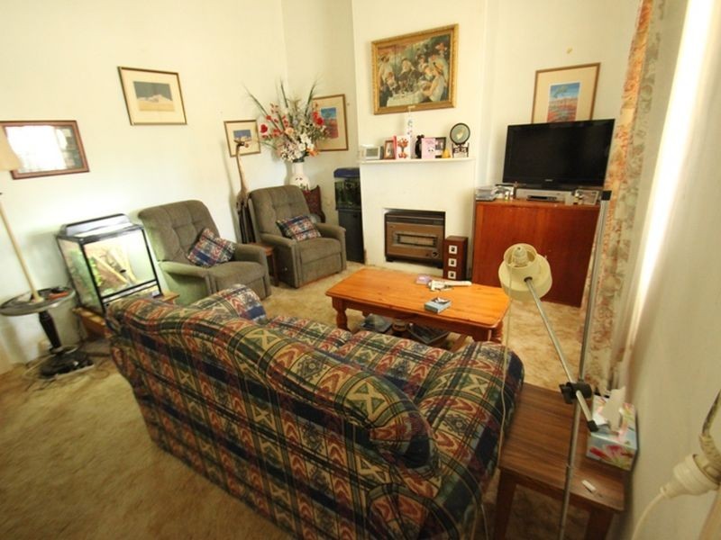 96 George Street, Moonta SA 5558