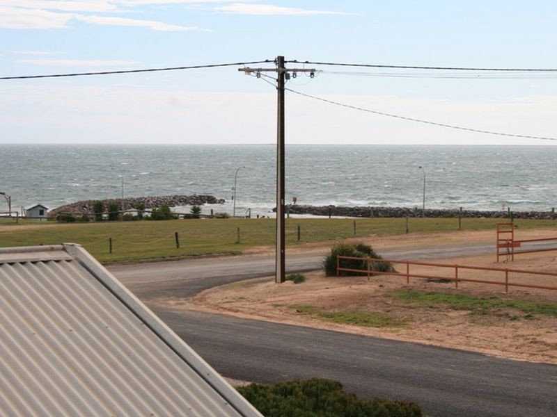 4 Randolph Street, Port Hughes SA 5558