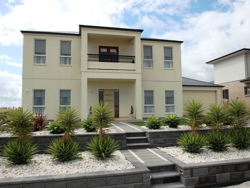 13 Willard Street, Moonta Bay SA 5558