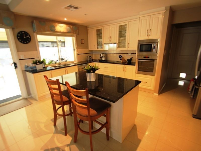 13 Willard Street, Moonta Bay SA 5558