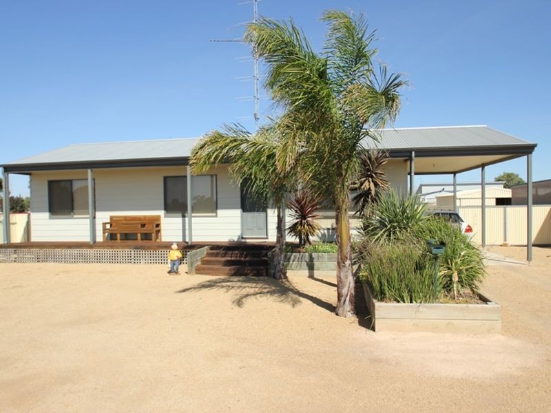8 Haylock Road, North Moonta SA 5558