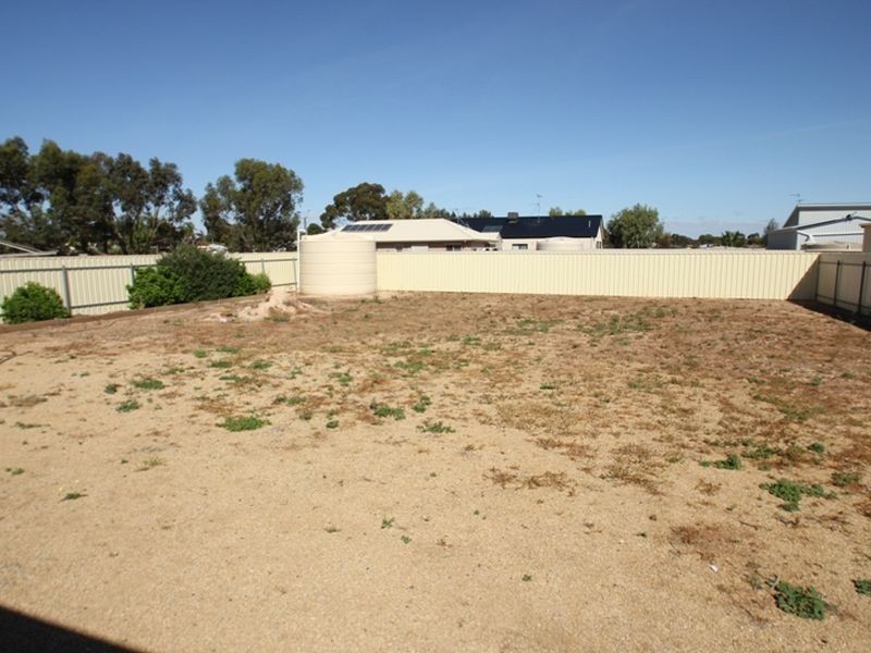 8 Haylock Road, North Moonta SA 5558