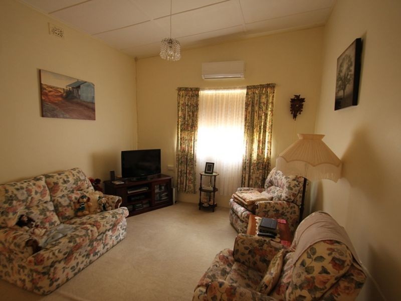76 Caroline Street, Moonta SA 5558