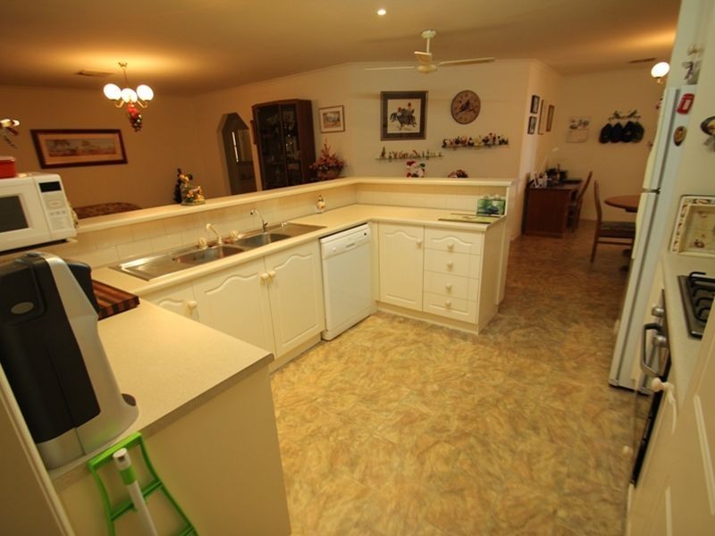 38 Victoria Street, Moonta Bay SA 5558