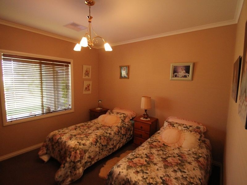 21 Harrys Point Road, Port Hughes SA 5558