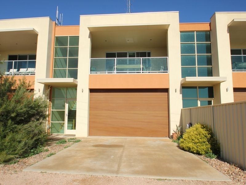 2/6 Hughes Avenue, Moonta Bay SA 5558