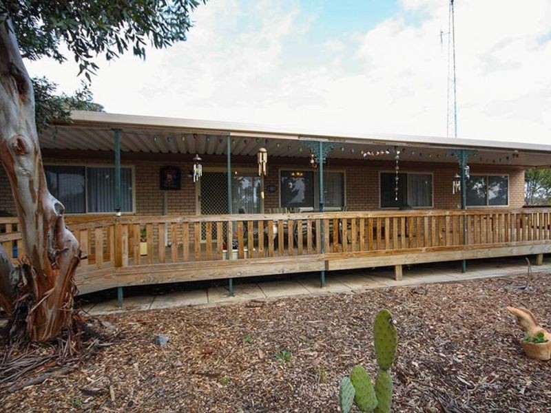 18 Kadina Road, Cross Roads SA 5558