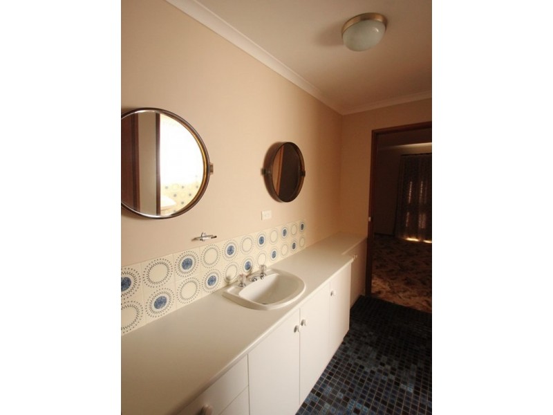 6 Olive Place, Moonta Bay SA 5558