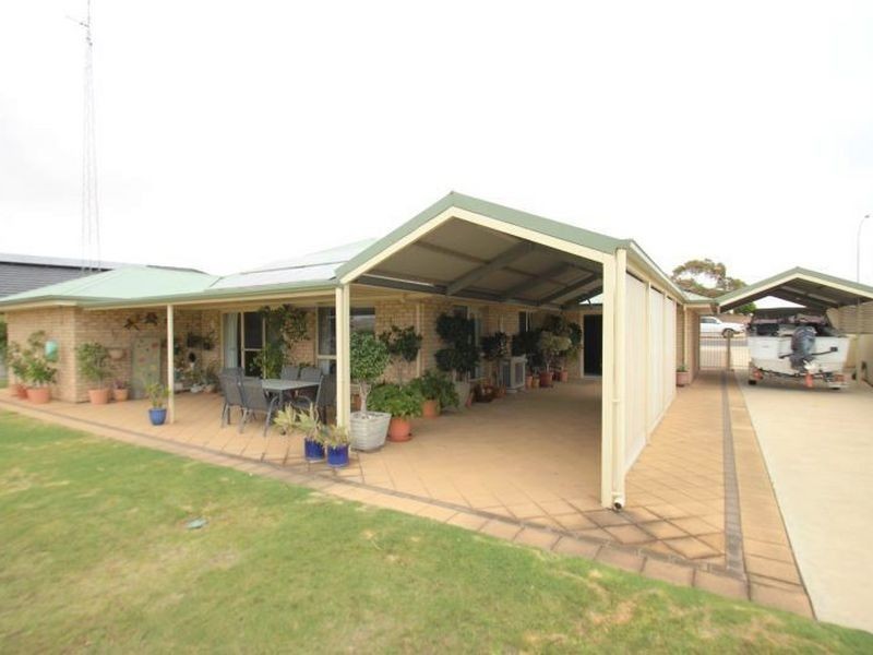 31 Harrys Point Road, Port Hughes SA 5558