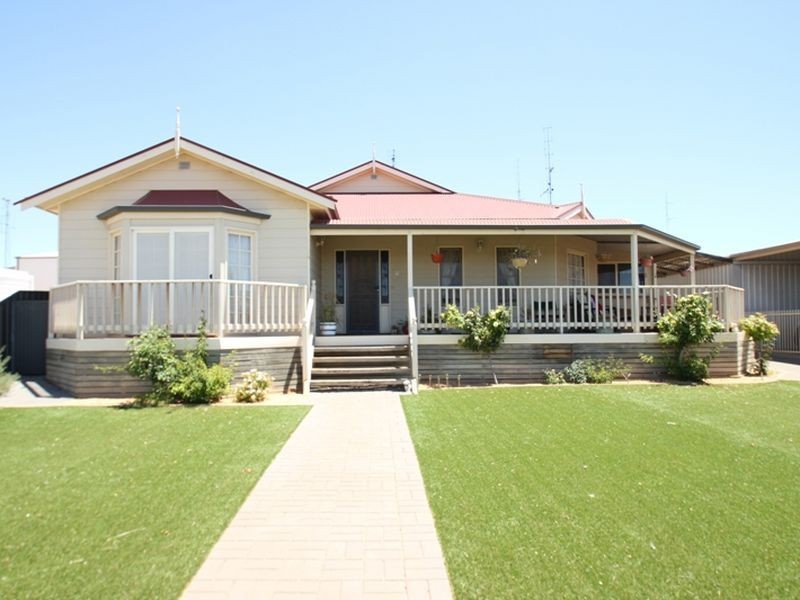 5 Chapple Street, Moonta Bay SA 5558