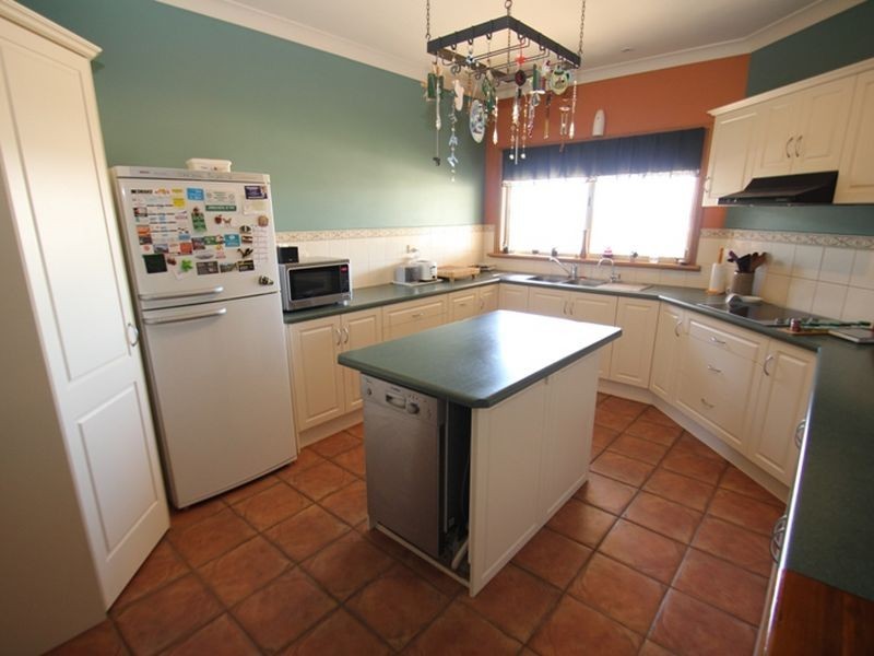 5 Chapple Street, Moonta Bay SA 5558