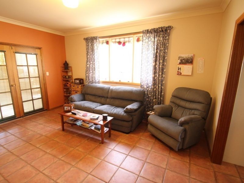 5 Chapple Street, Moonta Bay SA 5558