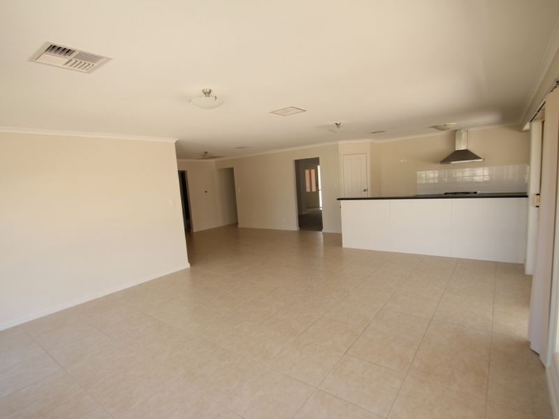 9 Murrin Street, Moonta Bay SA 5558
