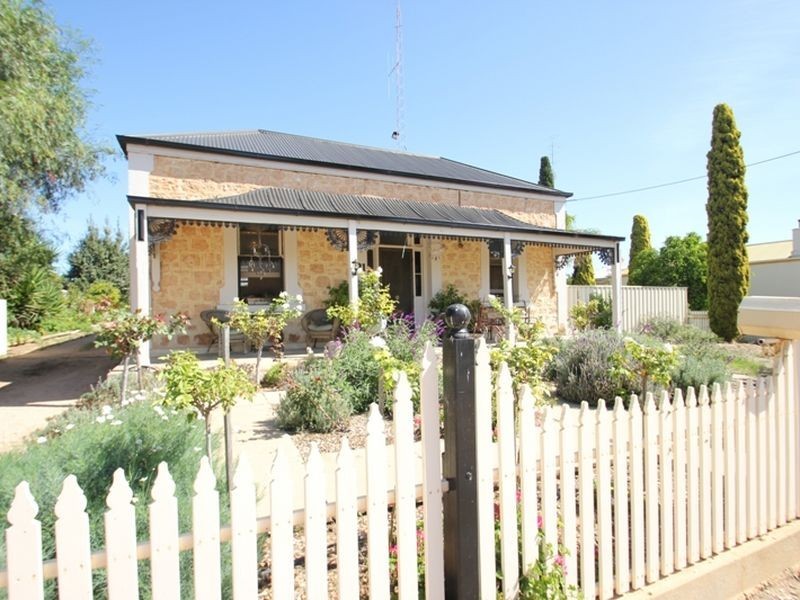 21 Robert Street, Moonta SA 5558