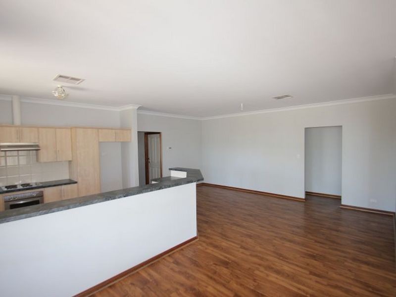 20 Polglase Street, Moonta Bay SA 5558