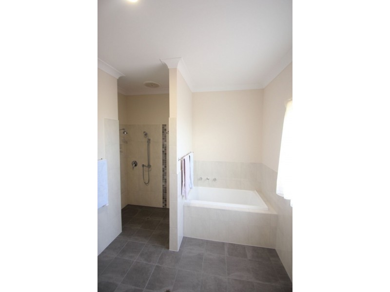 2 Hague Court, Moonta Bay SA 5558