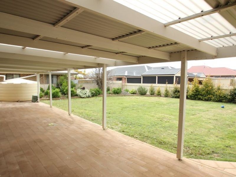 100 Bay Road, Moonta Bay SA 5558