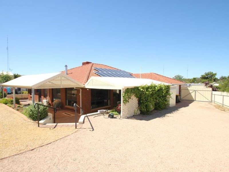 12 Clayton Street, Moonta Bay SA 5558