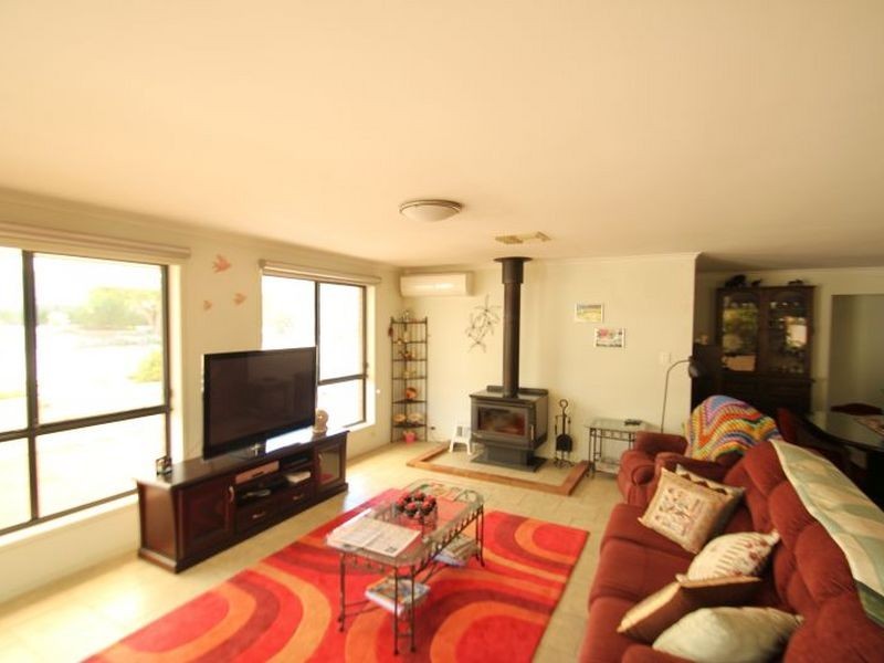 12 Clayton Street, Moonta Bay SA 5558