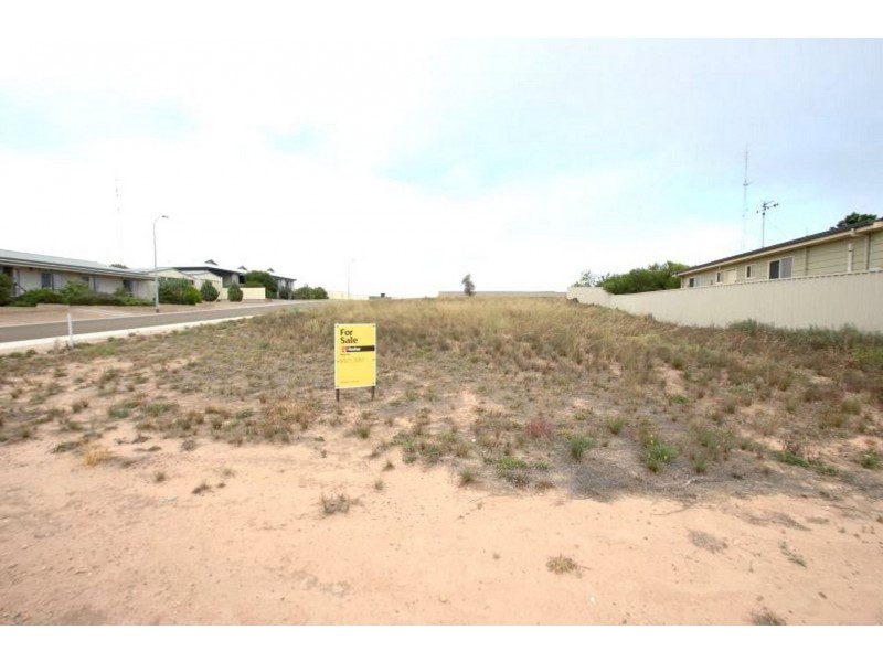 4 Loller Street, Moonta Bay SA 5558