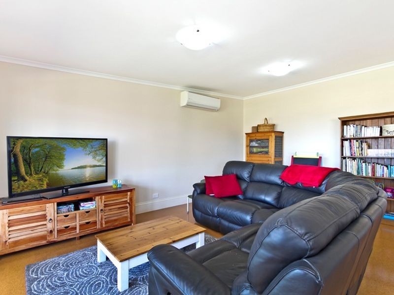 8 Hughes Avenue, Moonta Bay SA 5558